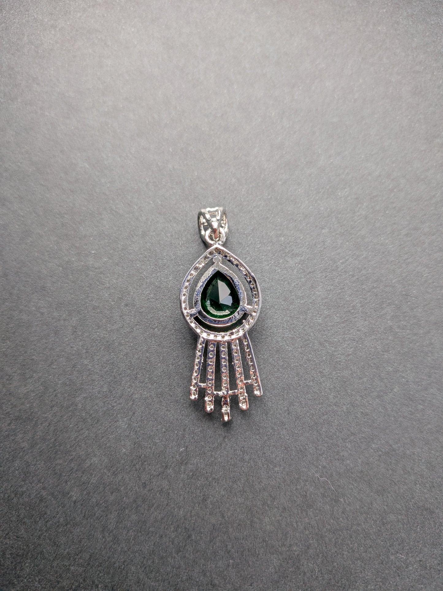 Pendant Set in AD - Emerald Green
