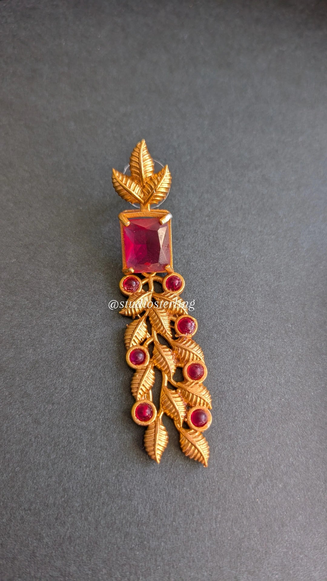 Leaf Shaped Earrings with Monalisa Stones - Dark Pink