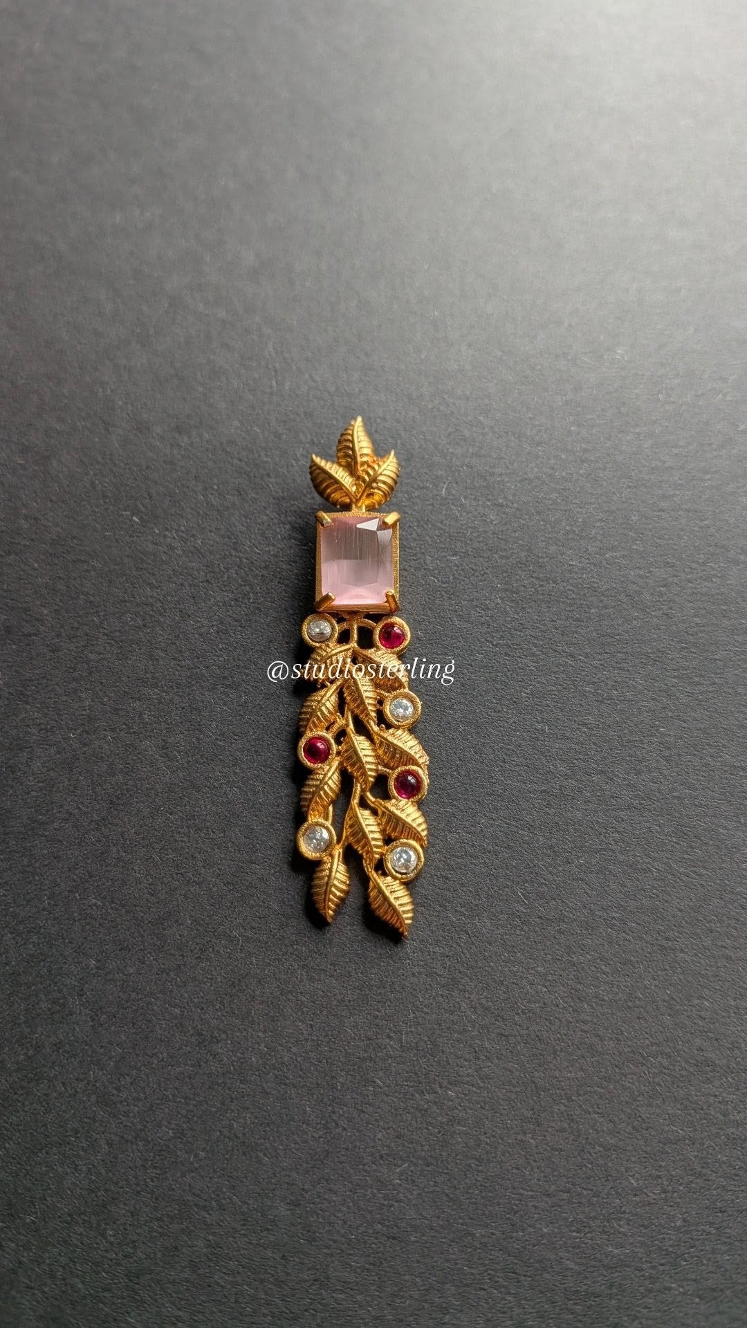 Leaf Shaped Earrings with Monalisa Stones - Light Pink