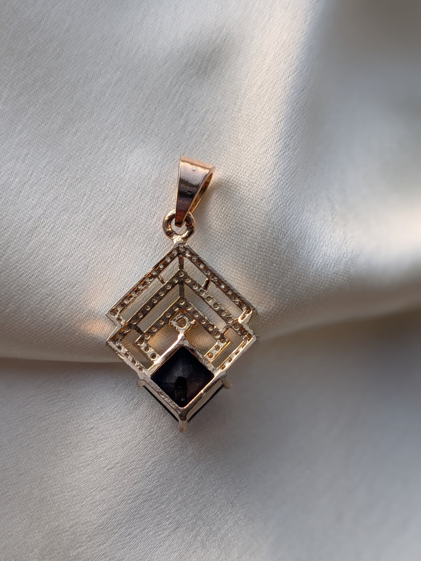AD Pendant Set