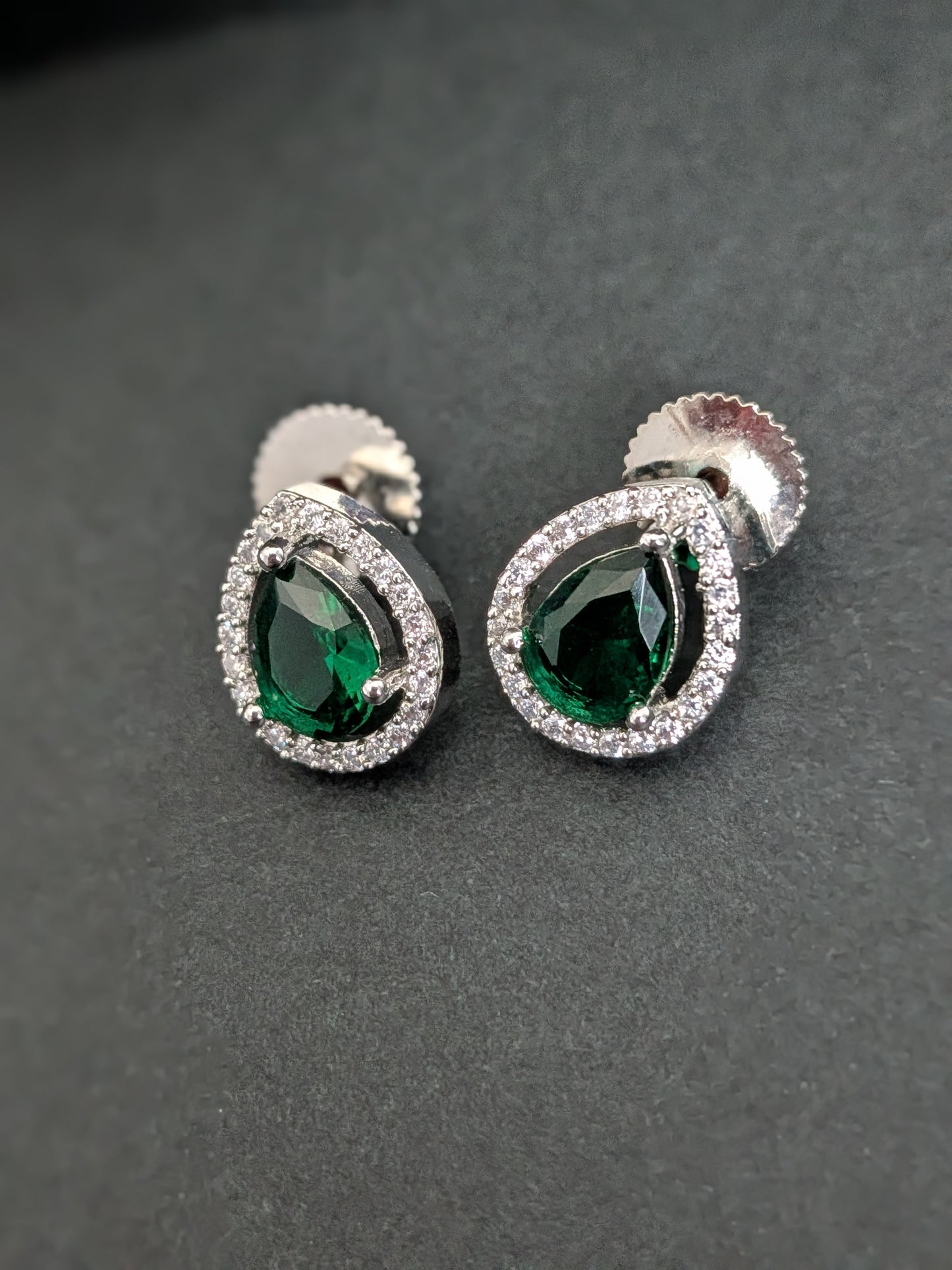 Pendant Set in AD - Emerald Green
