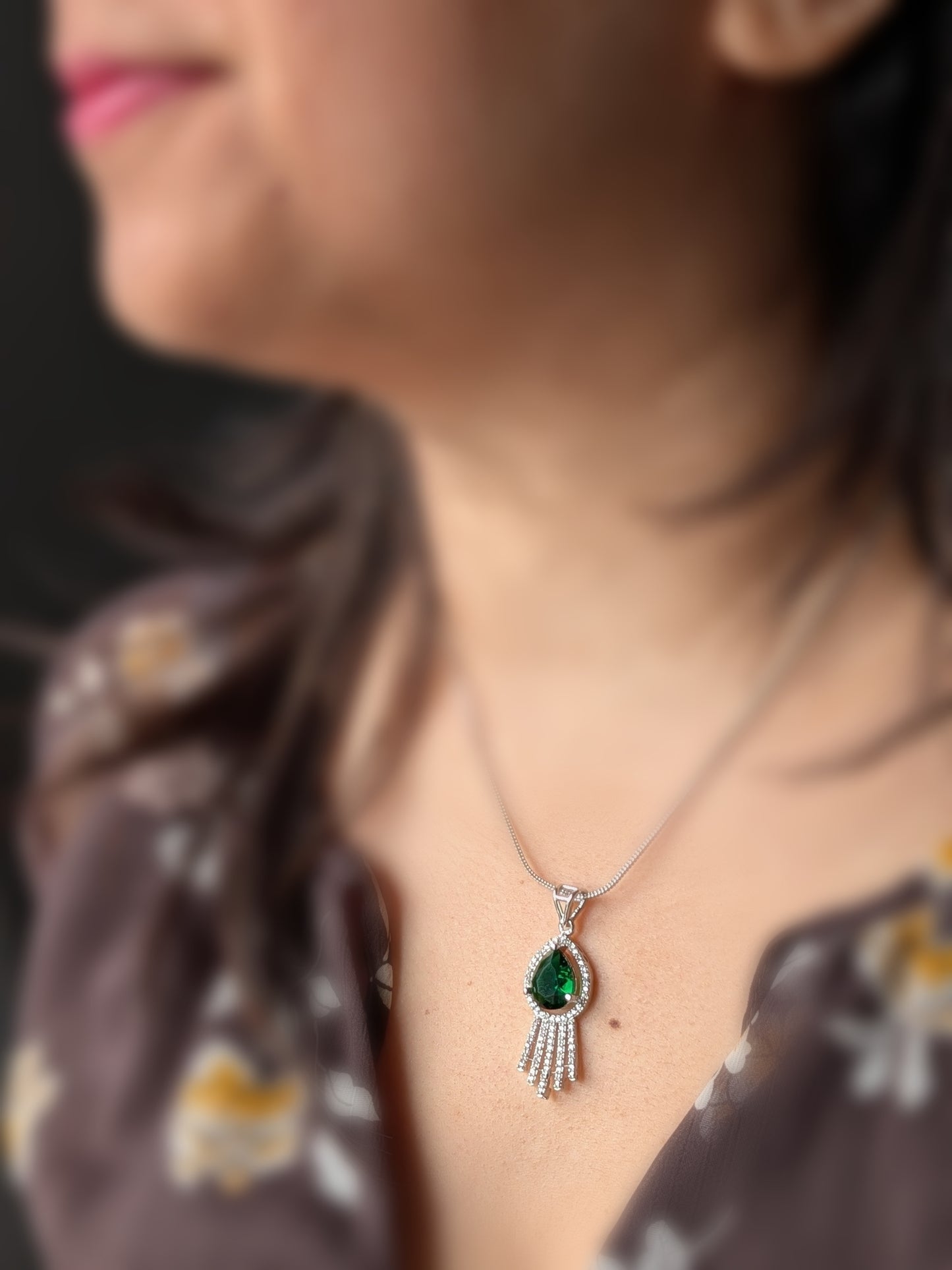 Pendant Set in AD - Emerald Green