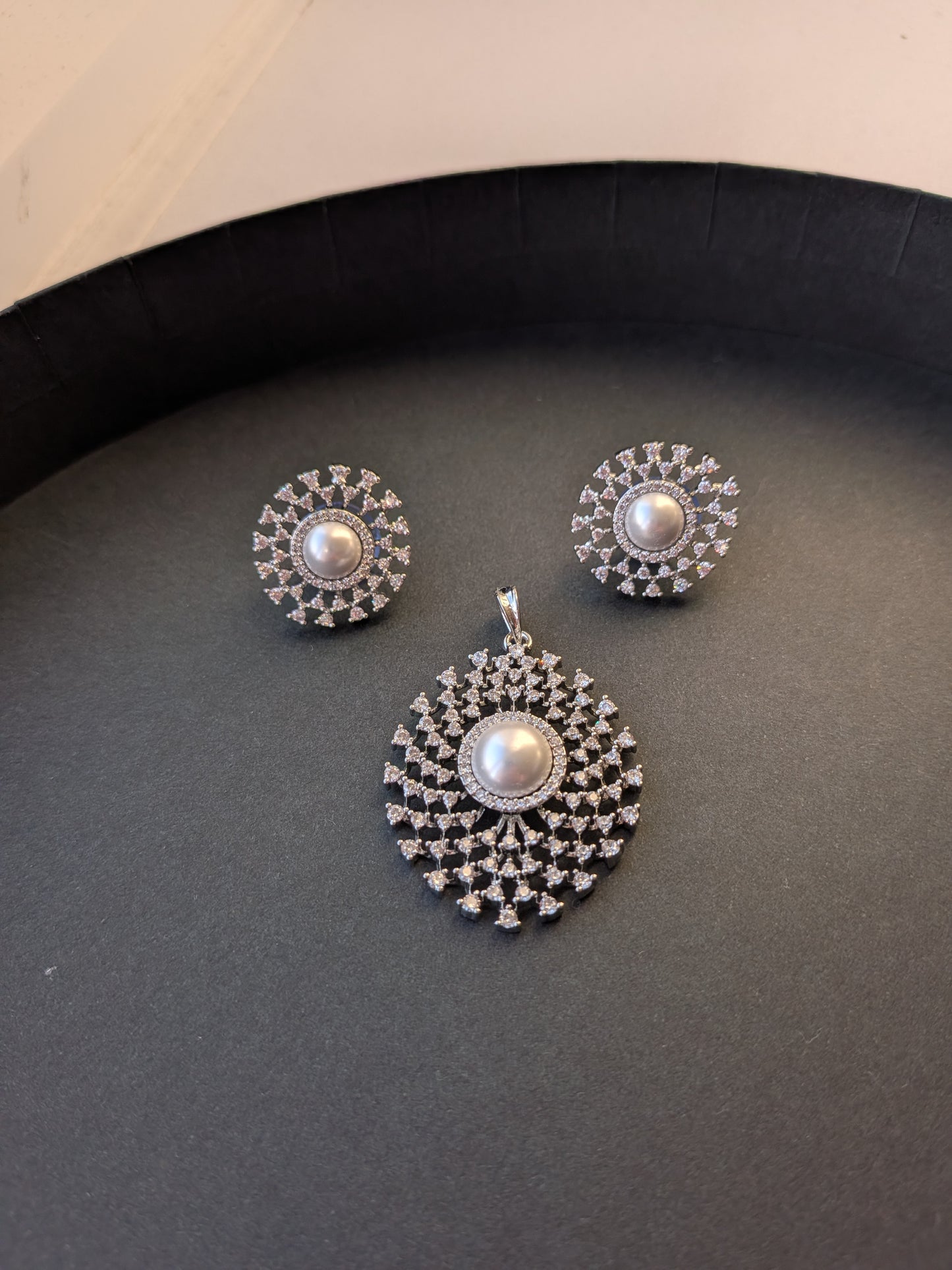 Chrome Finish Pendant Set in AD &Pearls