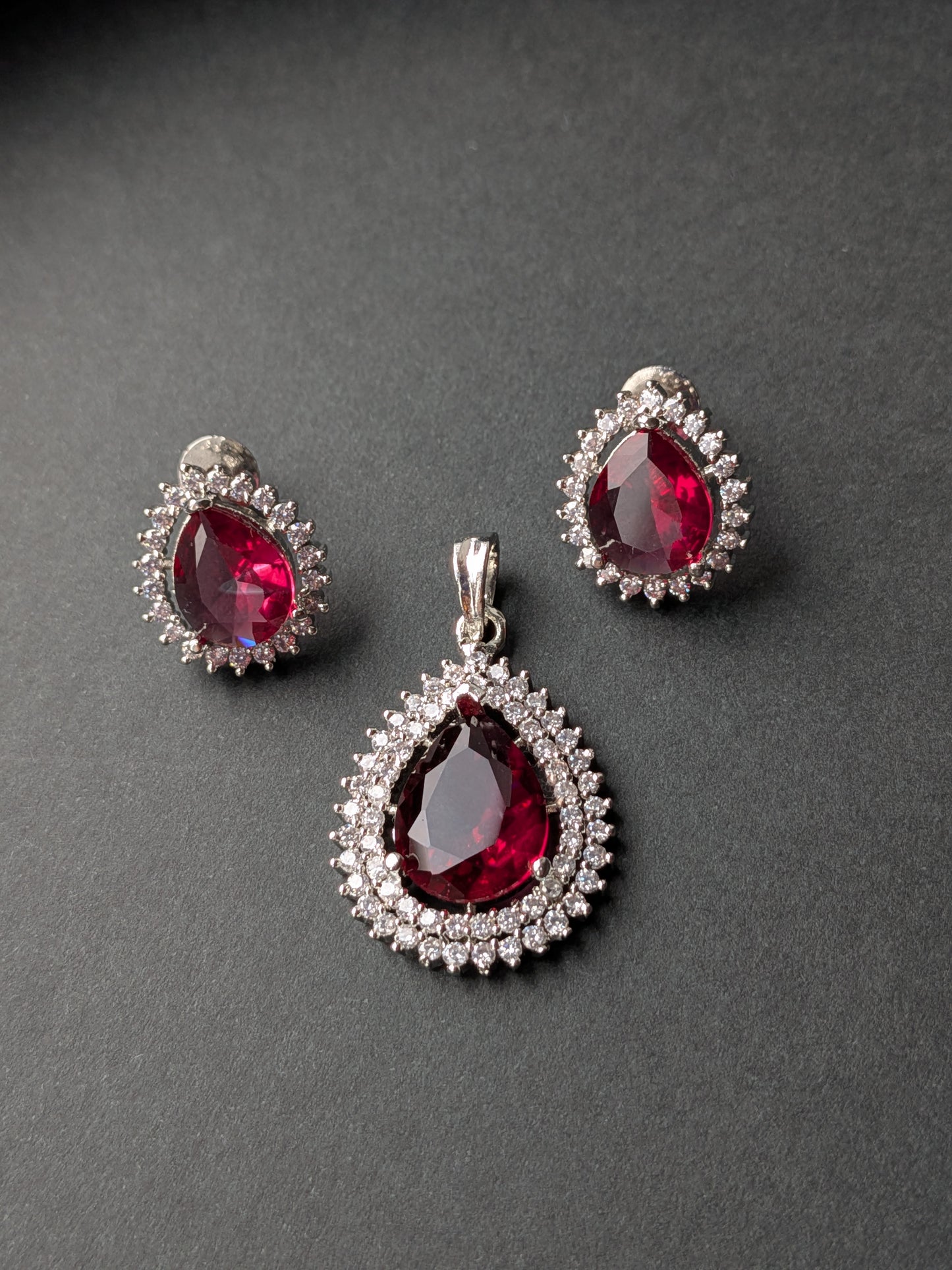 Pendant Set in AD - Wine Red