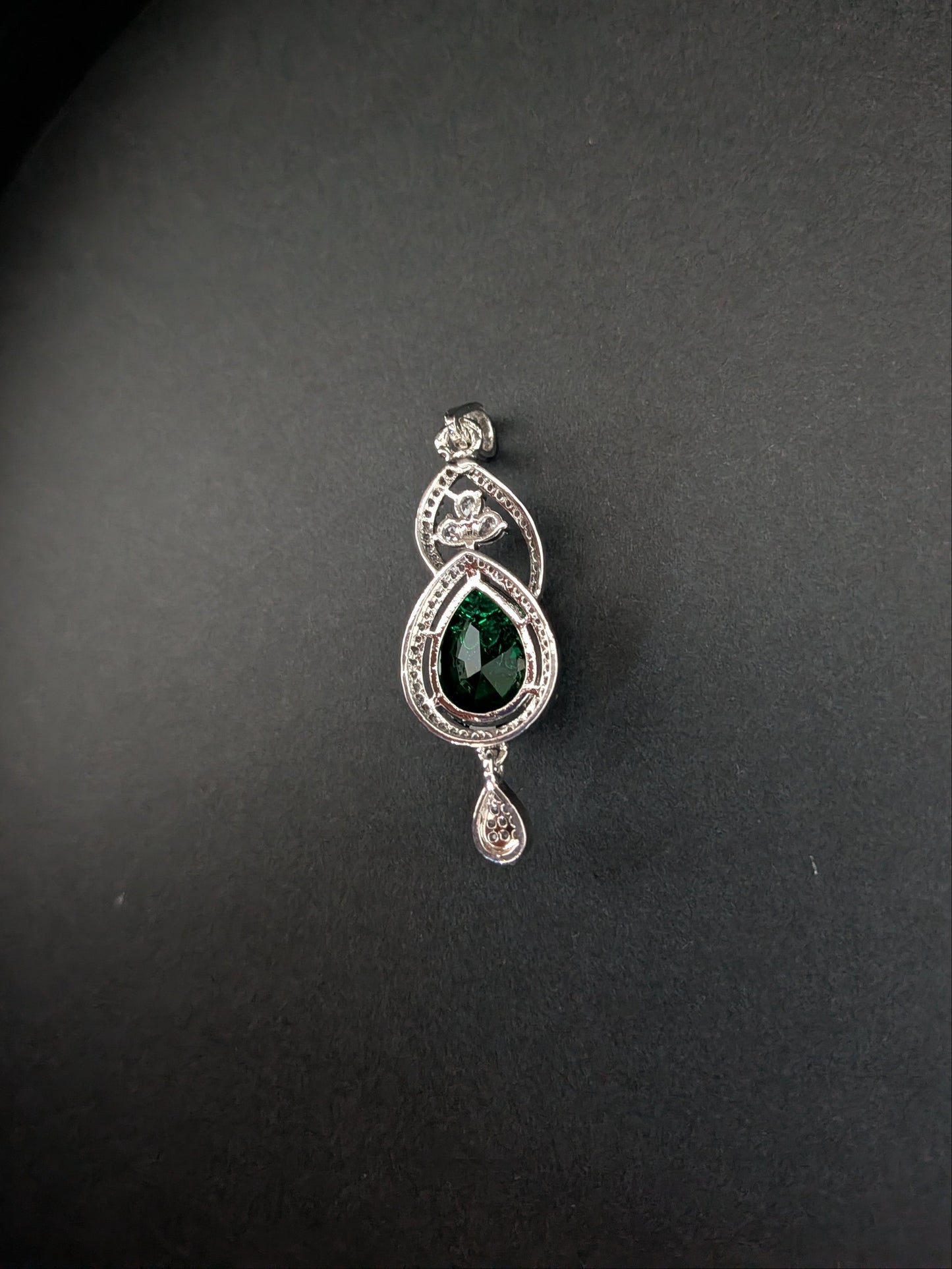 Pendant Set in AD - Emerald Green