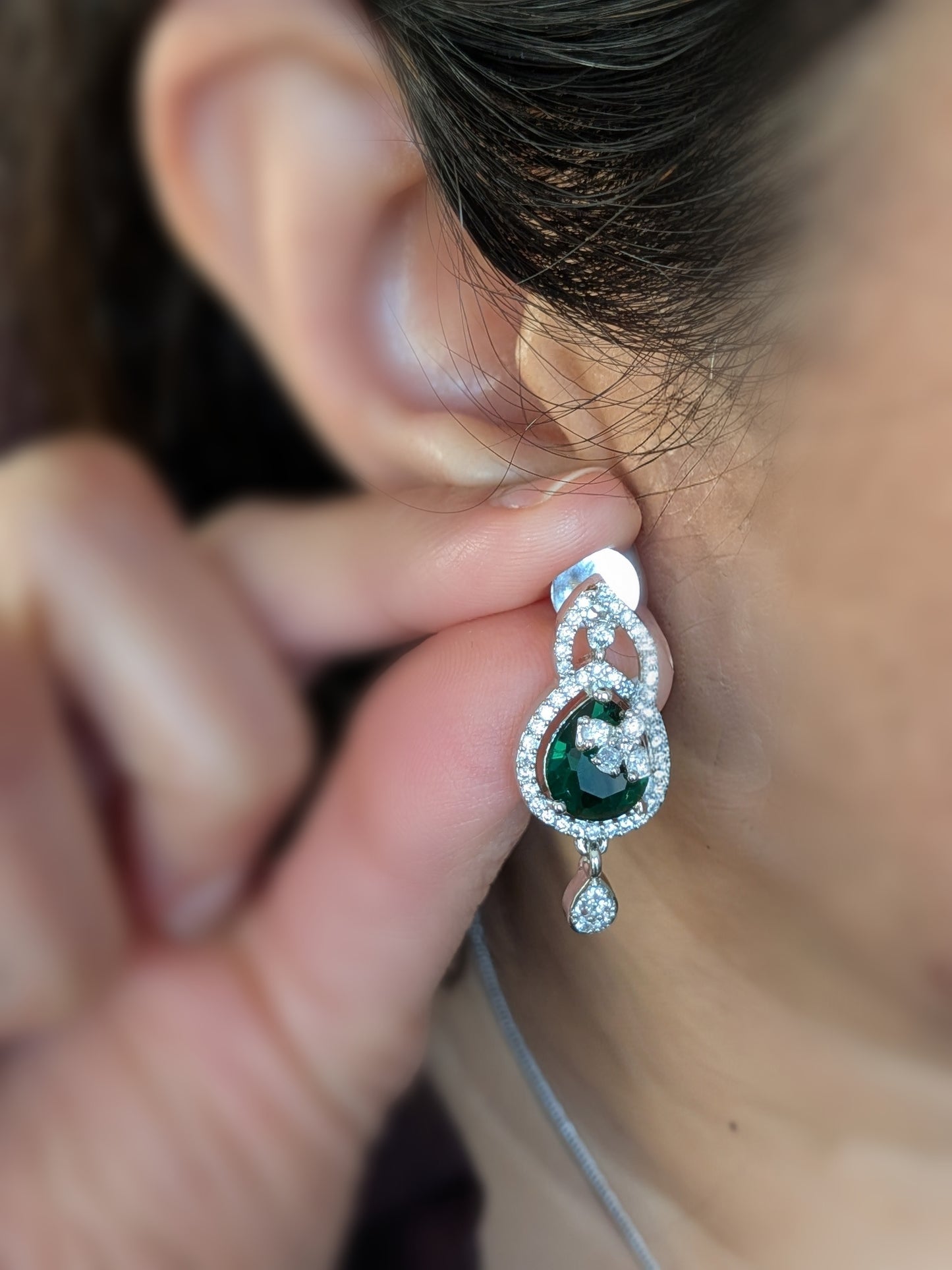 Pendant Set in AD - Emerald Green