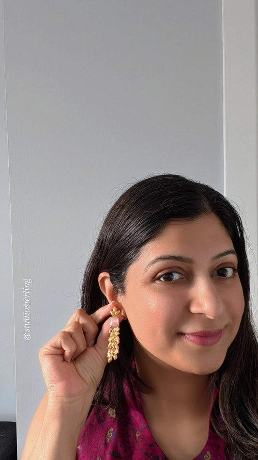 Leaf Shaped Earrings with Monalisa Stones - Light Pink