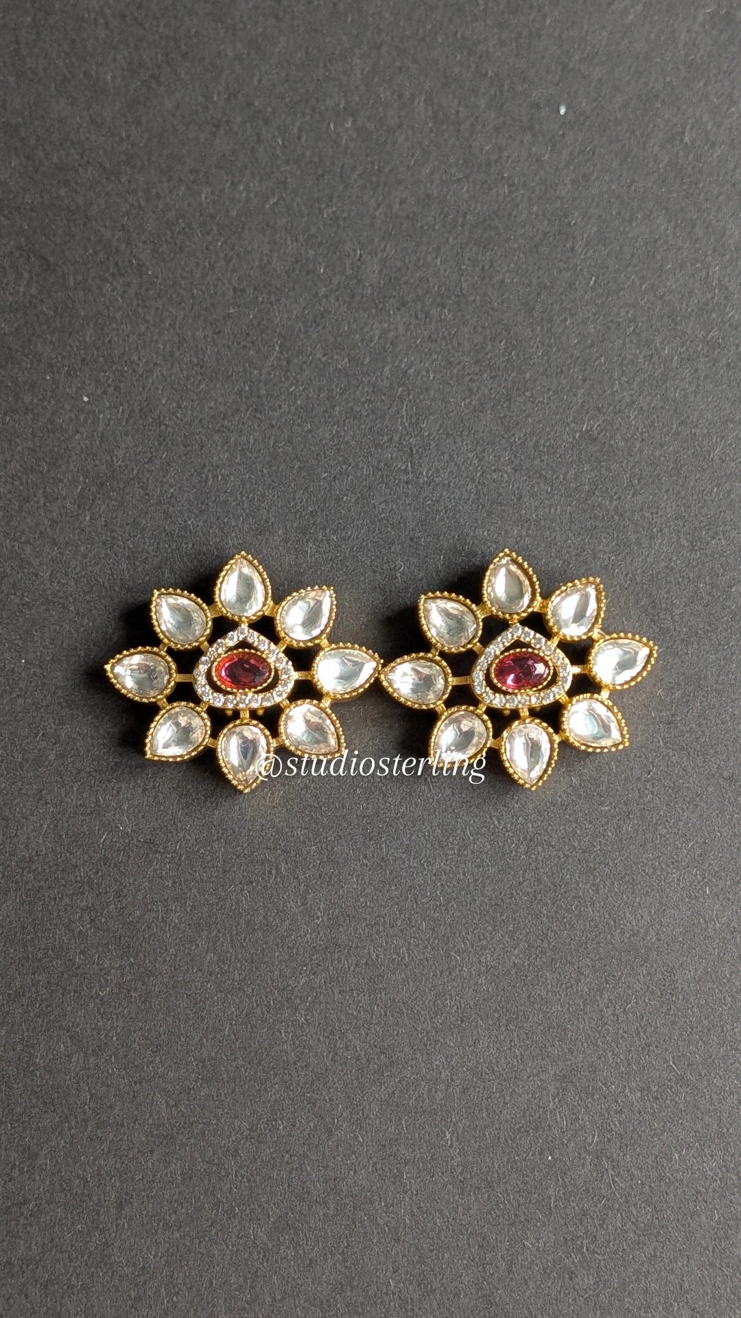 Luxurious Kundan Necklace Set