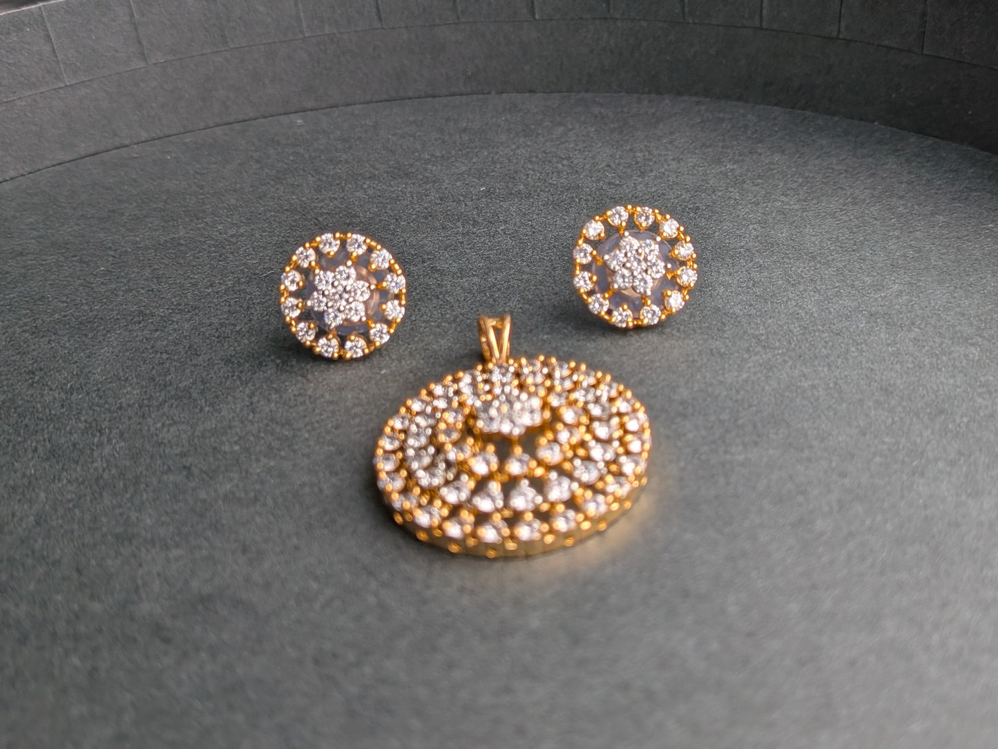 AD Pendant Set